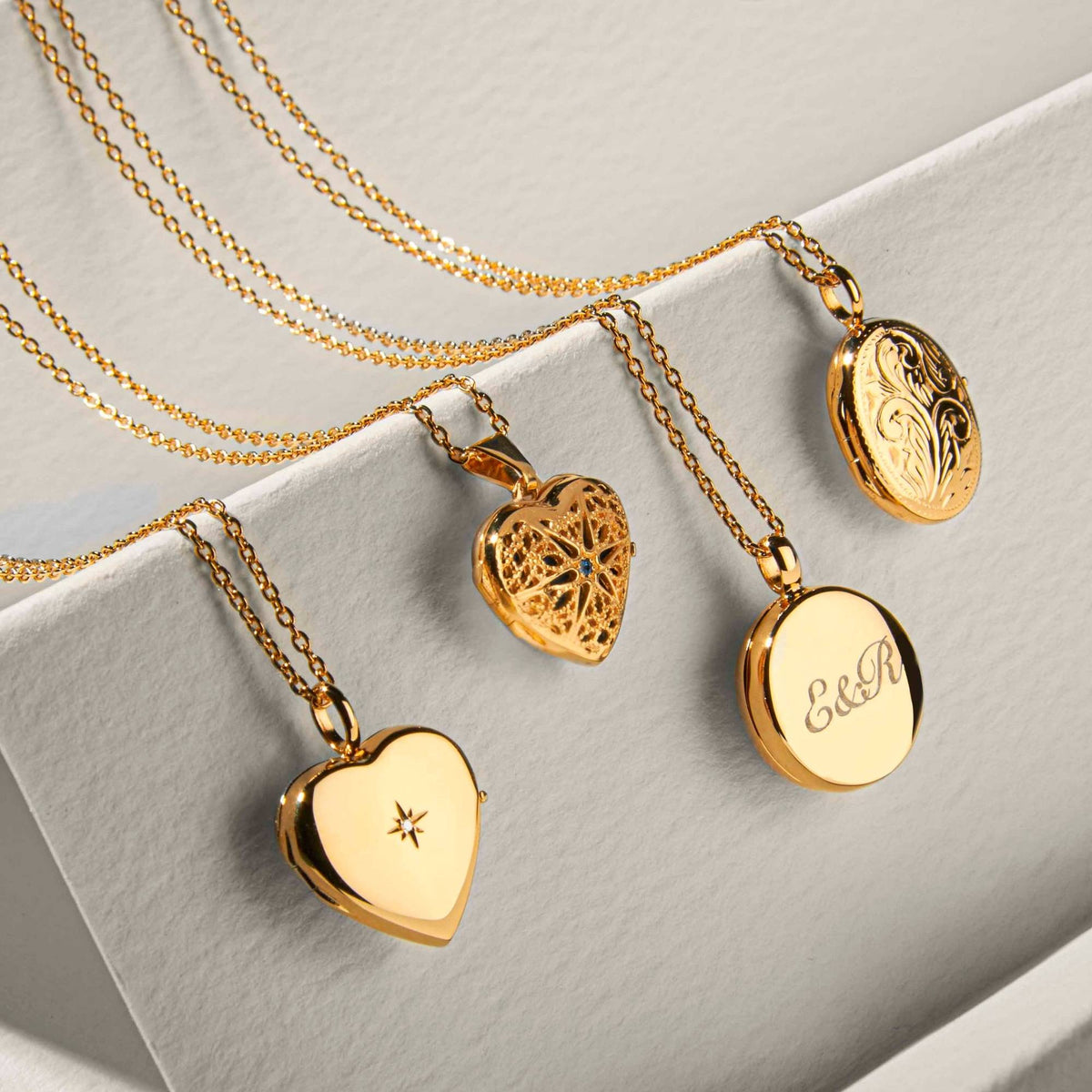 Gold Locket Necklaces For Women Engraved With Photos