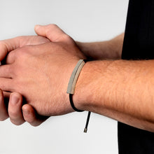 Load image into Gallery viewer, Atlas Name Bar Urn With Rope Bracelet - Silver