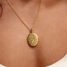 Load image into Gallery viewer, Birth Flower Personalised Locket - Gold