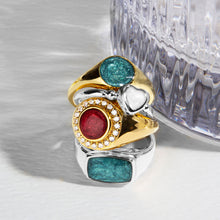 Load image into Gallery viewer, Crystal Signet Ashes Resin Ring - Gold