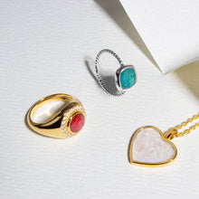 Load image into Gallery viewer, Crystal Signet Ashes Resin Ring - Gold