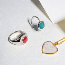 Load image into Gallery viewer, Crystal Signet Ashes Resin Ring - Silver