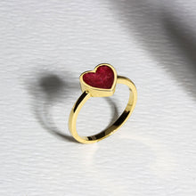 Load image into Gallery viewer, Heart Ashes Resin Ring With Plain Band - Gold