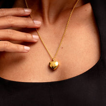 Load image into Gallery viewer, Large Crystal Heart Urn Ashes Necklace – Gold