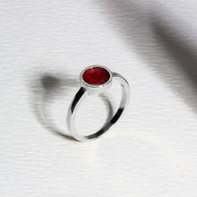 Load image into Gallery viewer, Circular Ashes Resin Ring - Silver