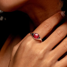 Load image into Gallery viewer, Round Signet Ashes Resin Ring - Silver