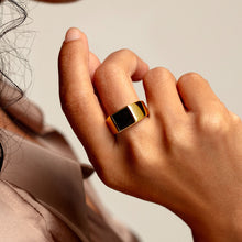 Load image into Gallery viewer, Square Signet Ashes Resin Ring - Gold