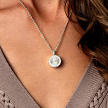 Load image into Gallery viewer, Sunbeam Crystal Halo Round Urn - Silver