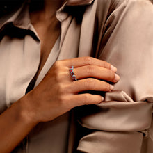 Load image into Gallery viewer, Heart Chain Ashes Resin Ring - Silver