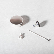 Load image into Gallery viewer, Men's Round Drum Urn Ashes Necklace – Silver