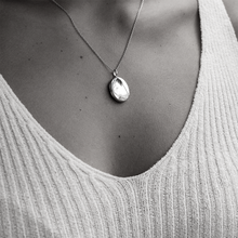 Load image into Gallery viewer, Oval Locket - Rose Gold