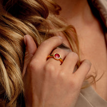 Load image into Gallery viewer, Circular Ashes Resin Ring - Gold
