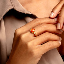 Load image into Gallery viewer, Circular Ashes Resin Ring - Gold
