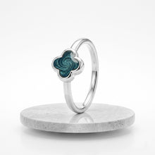 Load image into Gallery viewer, Clover Ashes Resin Ring - Silver
