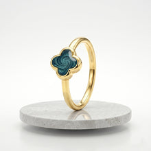 Load image into Gallery viewer, Clover Ashes Resin Ring - Gold
