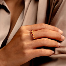 Load image into Gallery viewer, Heart Chain Ashes Resin Ring - Gold
