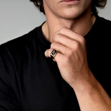 Load image into Gallery viewer, Men's Signet Ring Urn Gold
