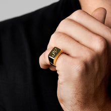 Load image into Gallery viewer, Men's Signet Ring Urn Gold
