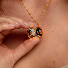 Load image into Gallery viewer, Fingerprint Oval Locket - Gold
