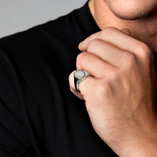 Load image into Gallery viewer, Men's Oval Fingerprint Signet Ring - Silver
