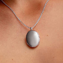 Load image into Gallery viewer, 4 Photo Personalised Oval Locket – Silver
