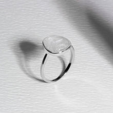 Load image into Gallery viewer, Pebble Ashes Resin Ring - Silver
