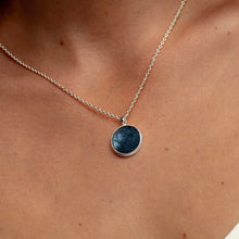 Load image into Gallery viewer, Round Ashes Necklace - Silver
