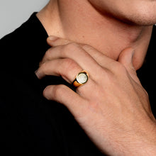 Load image into Gallery viewer, Men's Round Fingerprint Signet Ring - Gold
