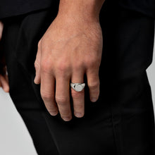Load image into Gallery viewer, Men's Round Fingerprint Signet Ring - Silver
