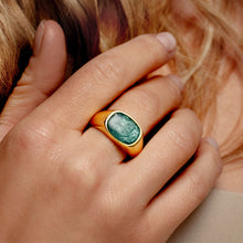 Load image into Gallery viewer, Rounded Rectangular Signet Ashes Resin Ring - Gold
