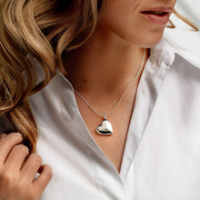 Bild in den Galerie-Viewer laden: Herzmedaillon – Silber
