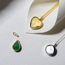 Load image into Gallery viewer, Men&#39;s Teardrop Malachite Ashes Urn Necklace - Gold
