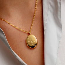 Load image into Gallery viewer, Mummy Personalised Locket - Gold
