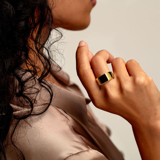 Square Signet Ashes Resin Ring - Gold