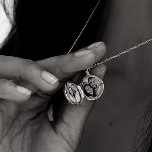 Lapis Lazuli Modern Round Locket – Rose Gold