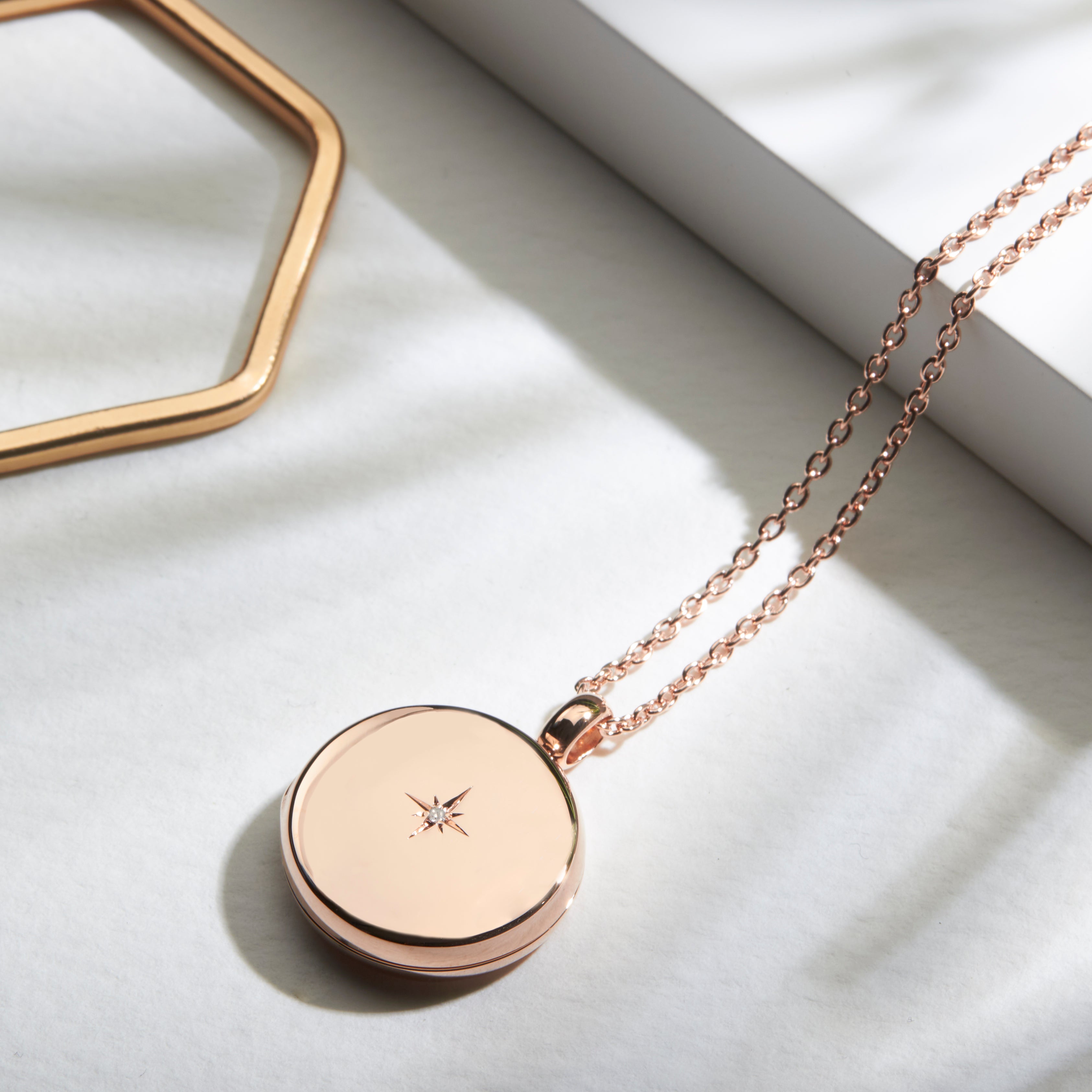 Diamond Round Engraved Locket – Rose Gold